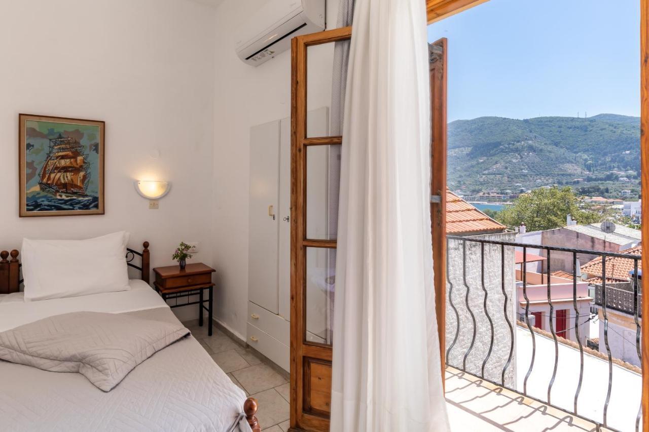 Regina Hotel Skopelos Town Ngoại thất bức ảnh